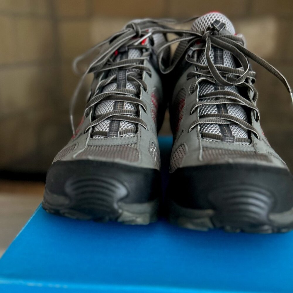 Columbia BM3557 HIKING BOOTS - WORN ONCE